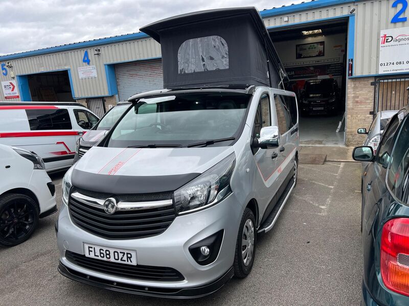 VAUXHALL VIVARO