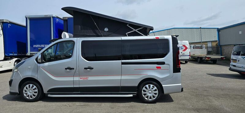 VAUXHALL VIVARO