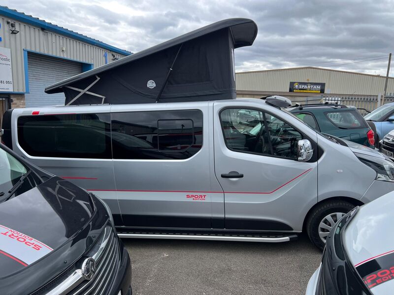 VAUXHALL VIVARO