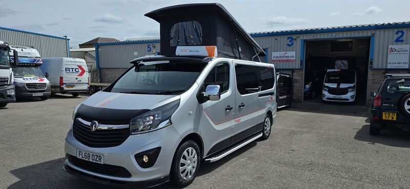 VAUXHALL VIVARO