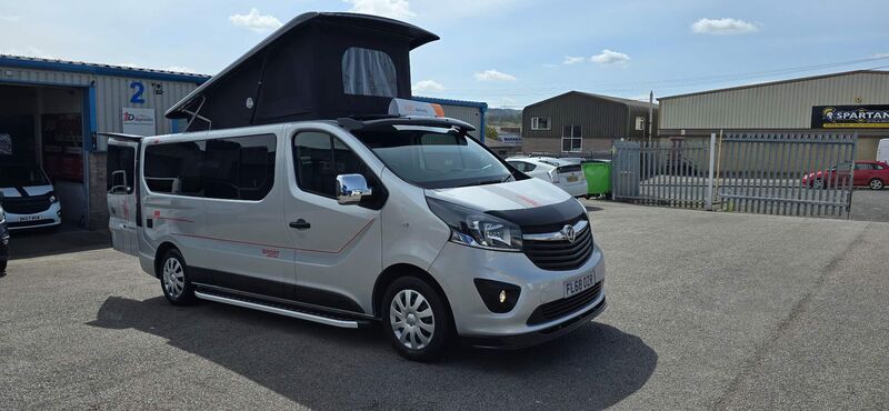 VAUXHALL VIVARO