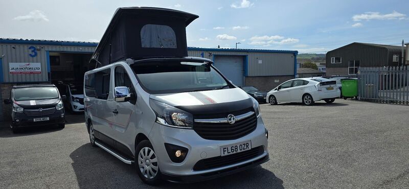 VAUXHALL VIVARO