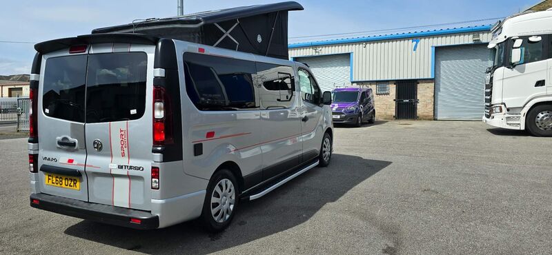 VAUXHALL VIVARO