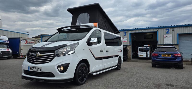 VAUXHALL VIVARO