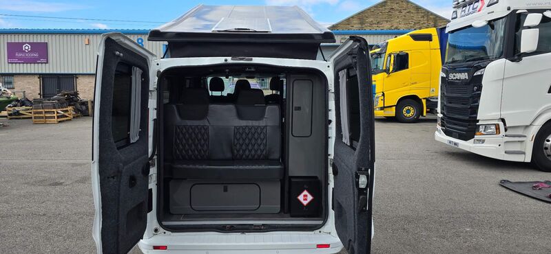 VAUXHALL VIVARO