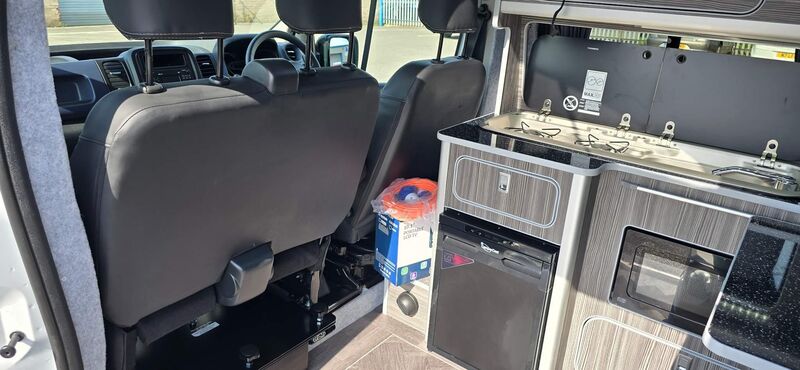 VAUXHALL VIVARO