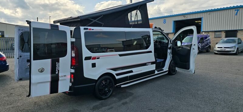 VAUXHALL VIVARO