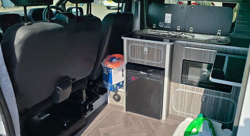 VAUXHALL VIVARO