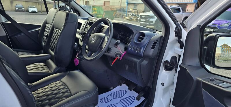 VAUXHALL VIVARO
