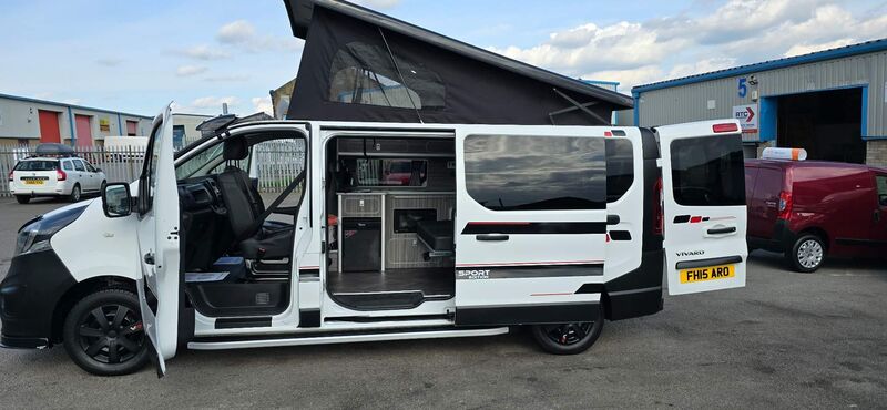 VAUXHALL VIVARO