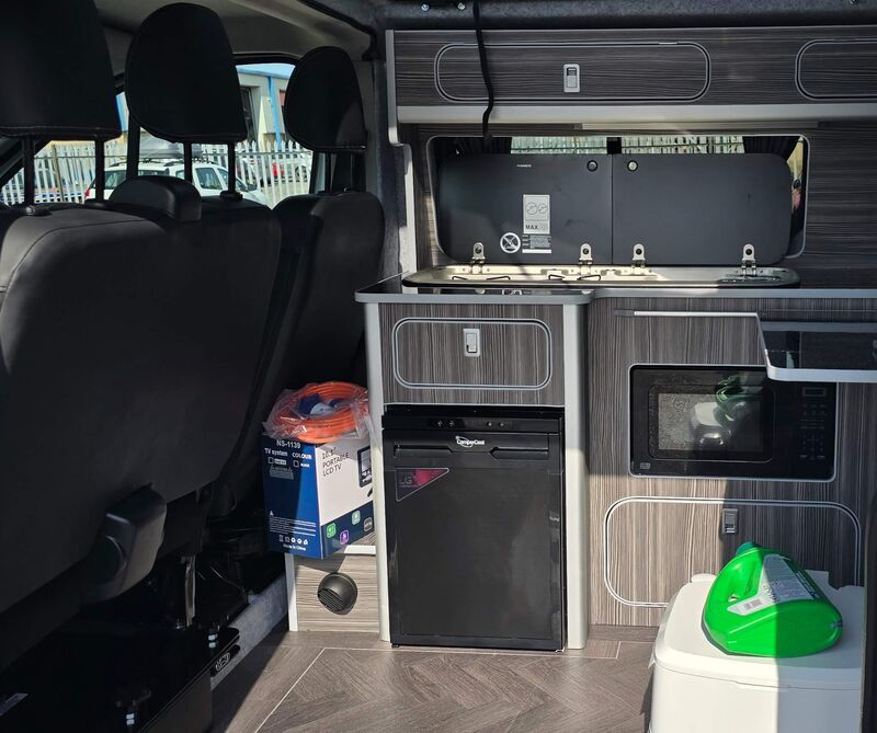 VAUXHALL VIVARO