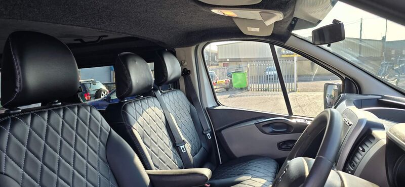 RENAULT TRAFIC