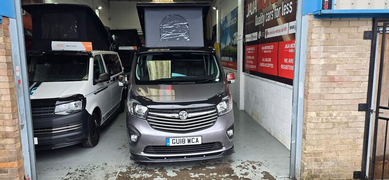 VAUXHALL VIVARO