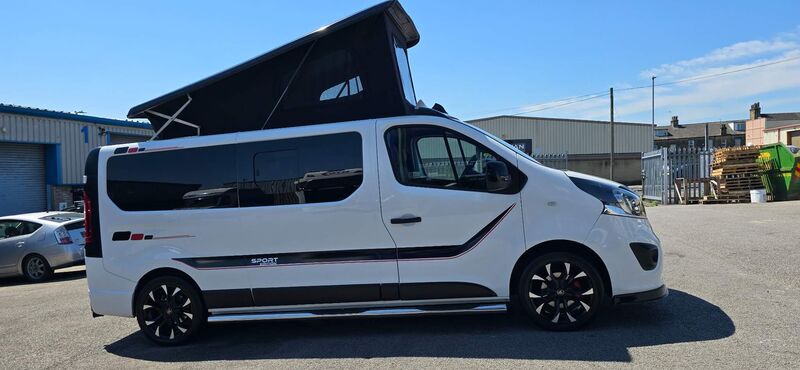 VAUXHALL VIVARO
