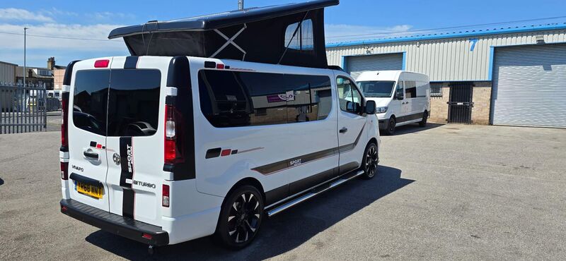 VAUXHALL VIVARO
