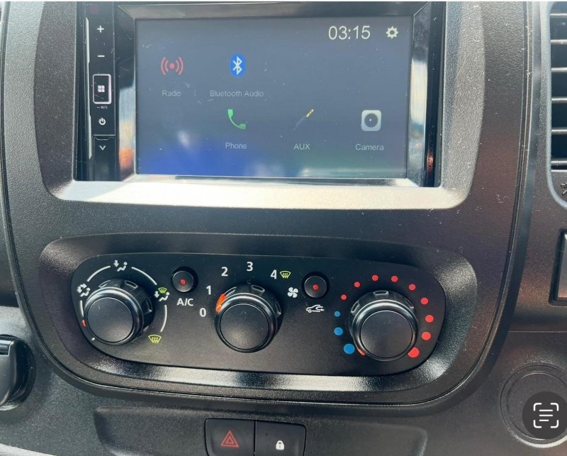 VAUXHALL VIVARO