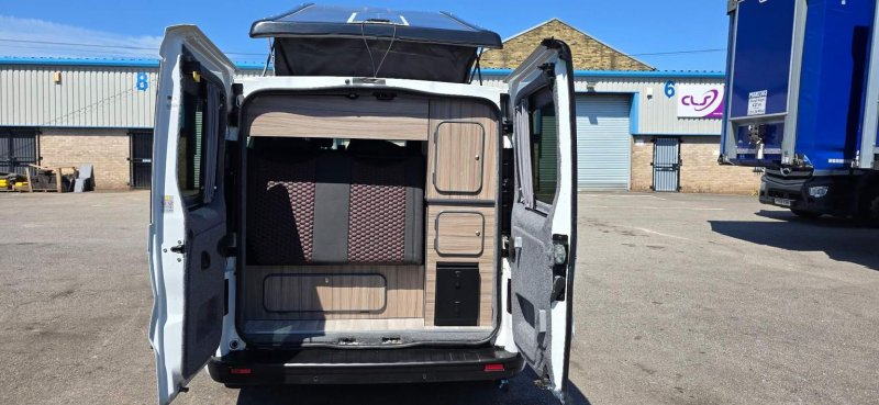 VAUXHALL VIVARO