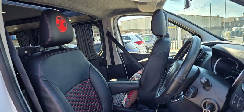 VAUXHALL VIVARO