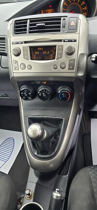 TOYOTA VERSO