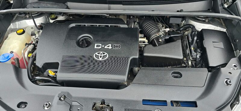 TOYOTA VERSO