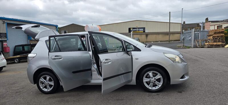 TOYOTA VERSO