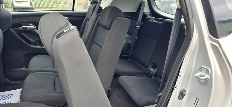 TOYOTA VERSO