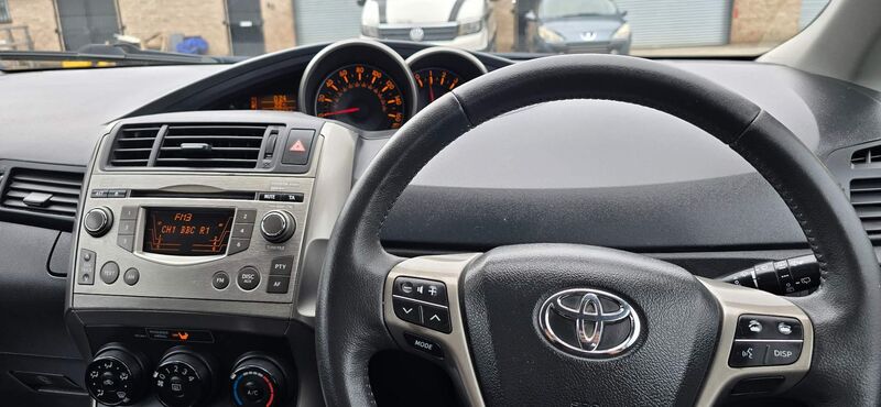 TOYOTA VERSO