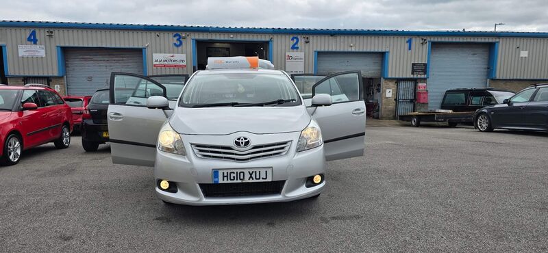 TOYOTA VERSO