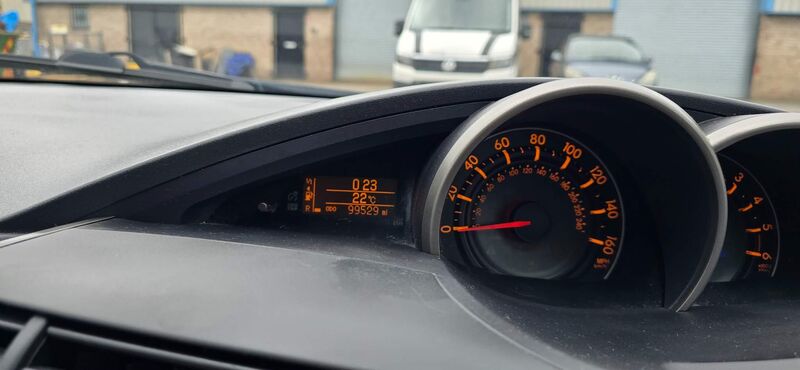TOYOTA VERSO