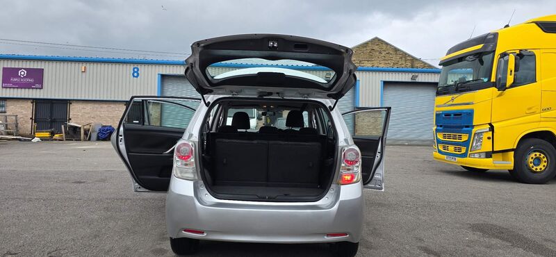 TOYOTA VERSO