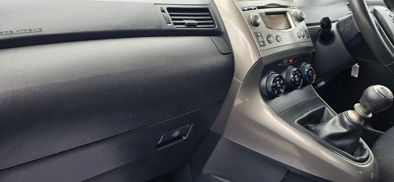 TOYOTA VERSO