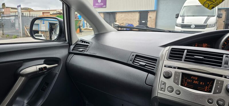 TOYOTA VERSO
