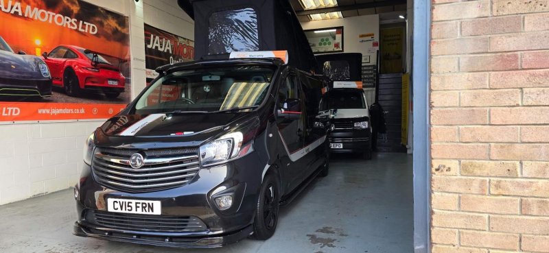 VAUXHALL VIVARO