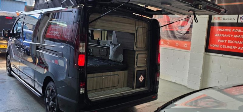 VAUXHALL VIVARO