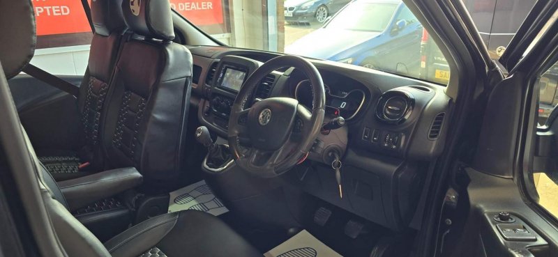 VAUXHALL VIVARO