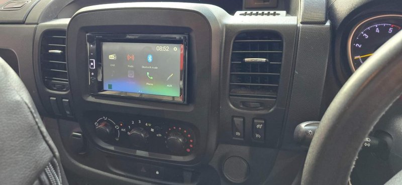 VAUXHALL VIVARO