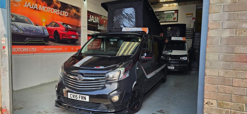 VAUXHALL VIVARO