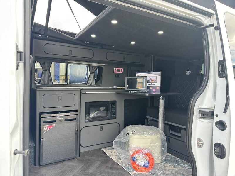 VAUXHALL VIVARO