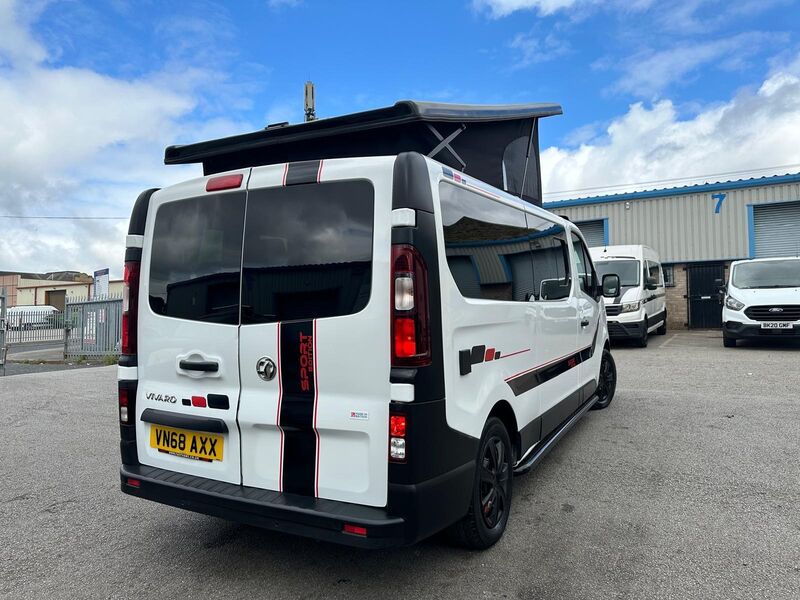 VAUXHALL VIVARO