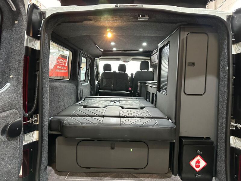 VAUXHALL VIVARO