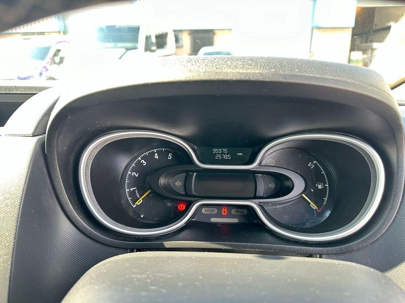 VAUXHALL VIVARO