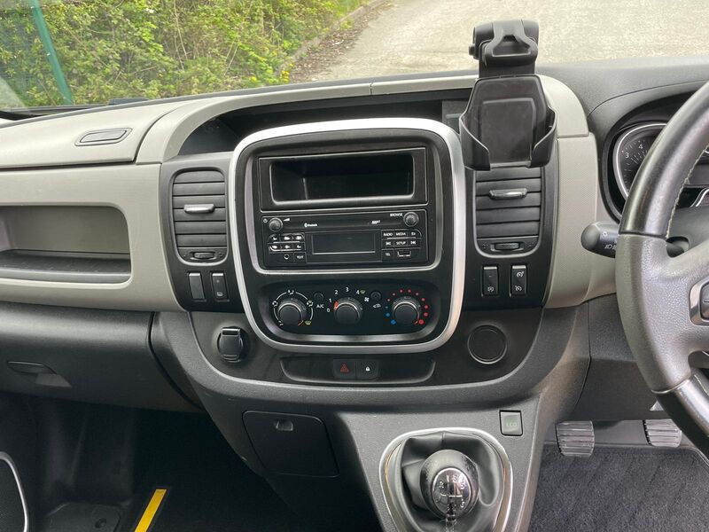 RENAULT TRAFIC
