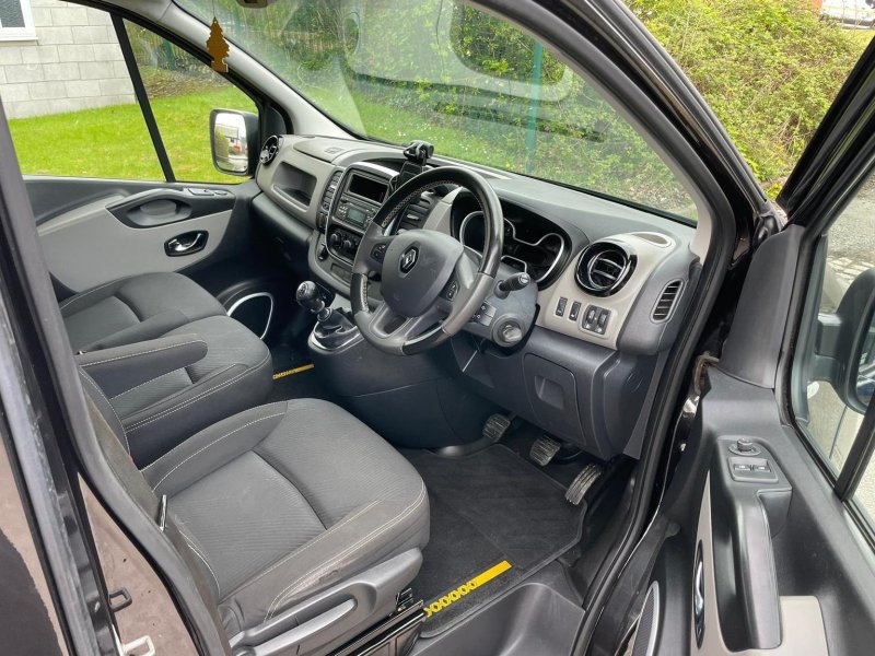 RENAULT TRAFIC