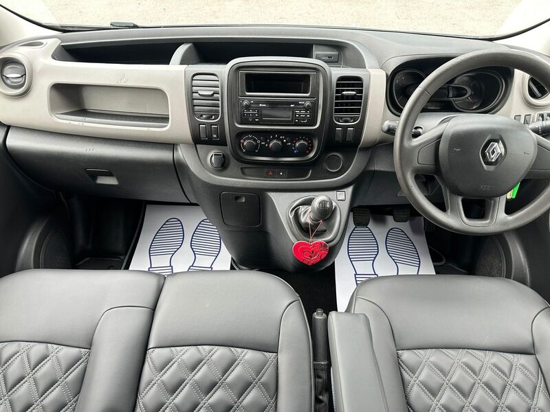 RENAULT TRAFIC