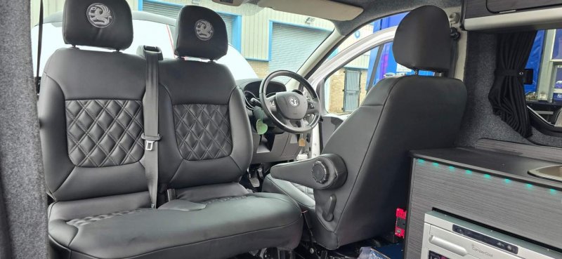 VAUXHALL VIVARO