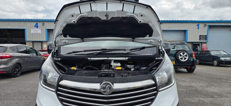 VAUXHALL VIVARO