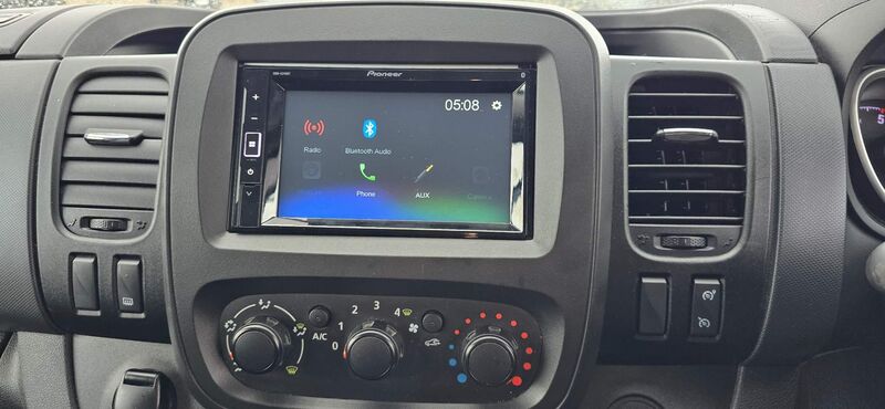 VAUXHALL VIVARO