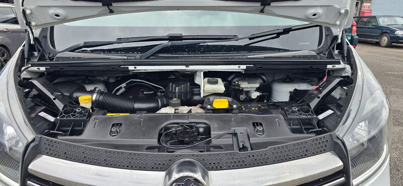VAUXHALL VIVARO