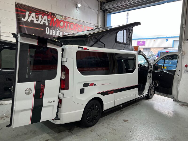 VAUXHALL VIVARO