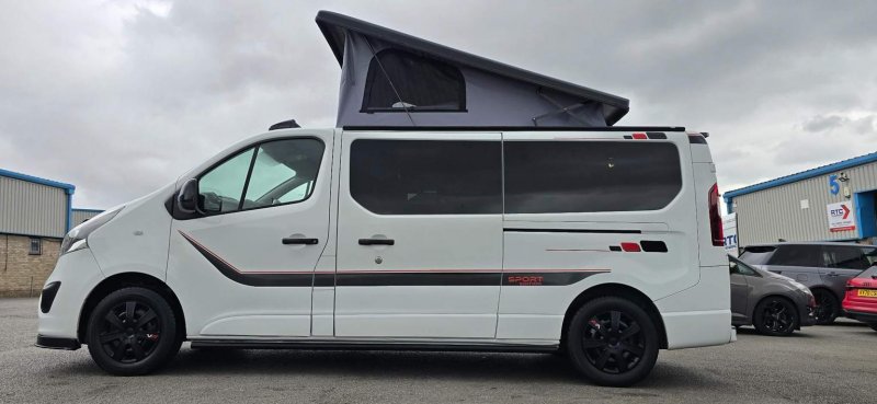 VAUXHALL VIVARO